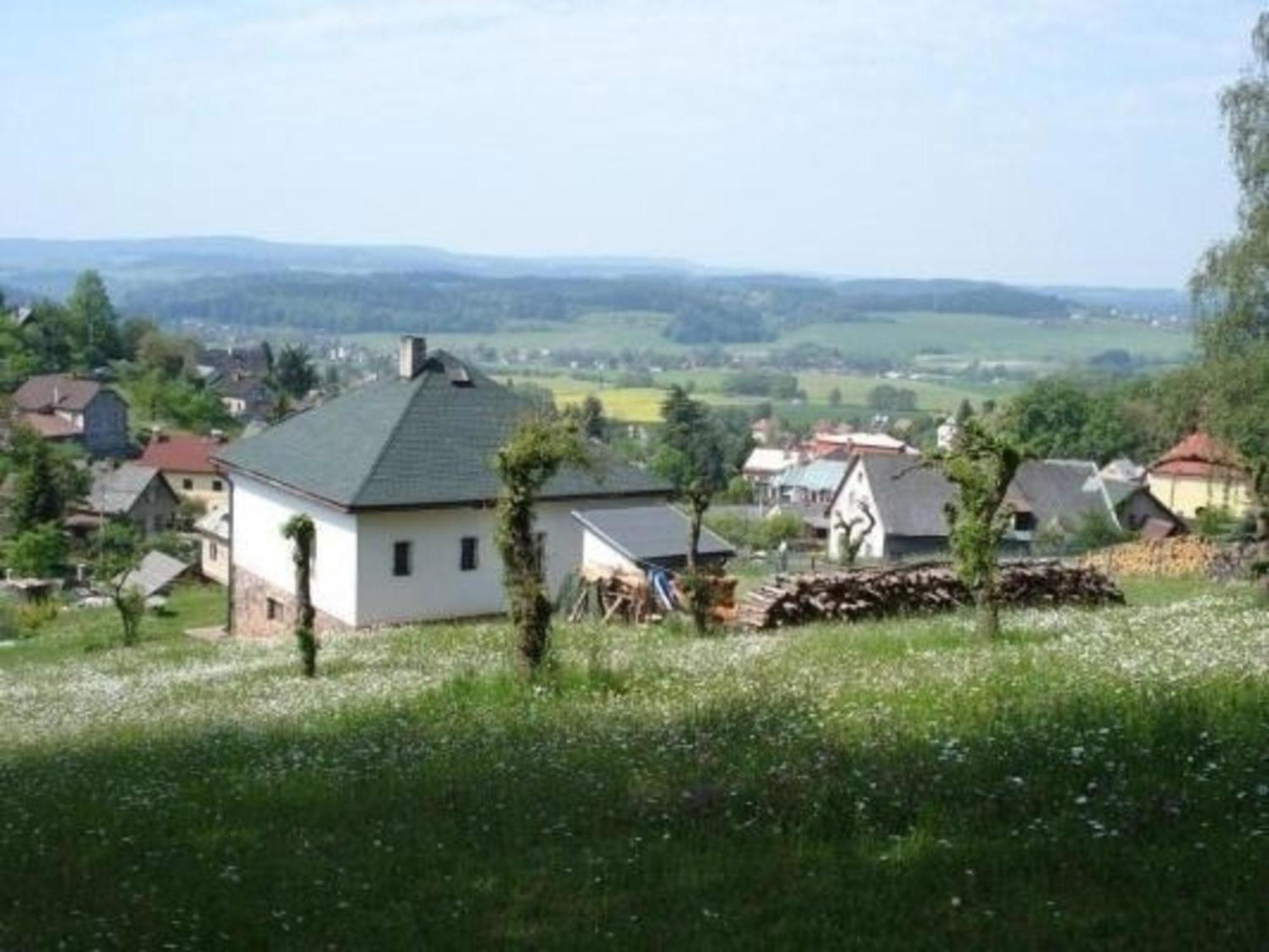 Villa Ein Ferienhaus Mit Terrasse Und Garten Male Svatonovice Exterior foto