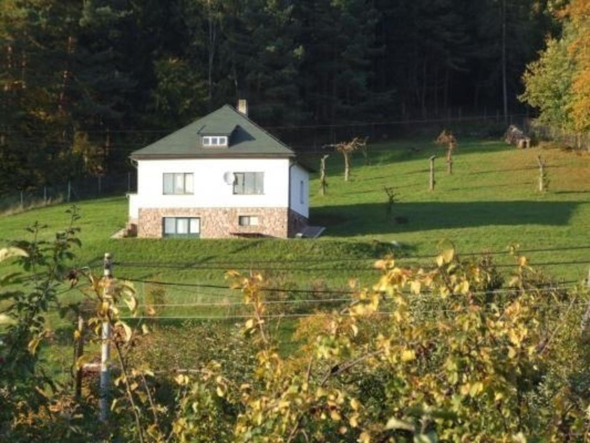 Villa Ein Ferienhaus Mit Terrasse Und Garten Male Svatonovice Exterior foto